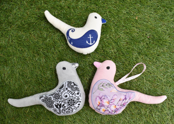 Bird Stuffie ITH: A Charming Embroidery Design for Gifts